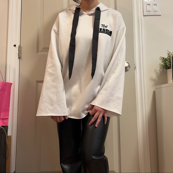 Bershka Oversized White Sweatshirt - Picture 1 of 6